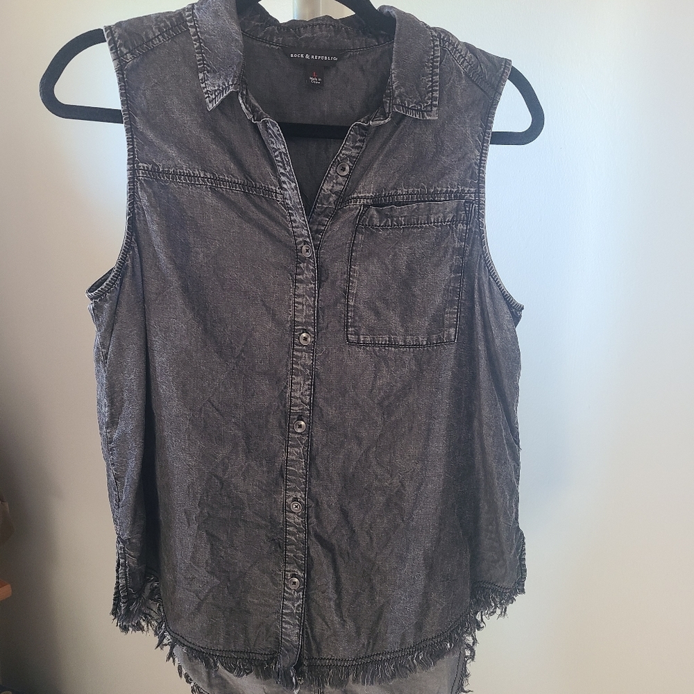 Fringe sleeveless top